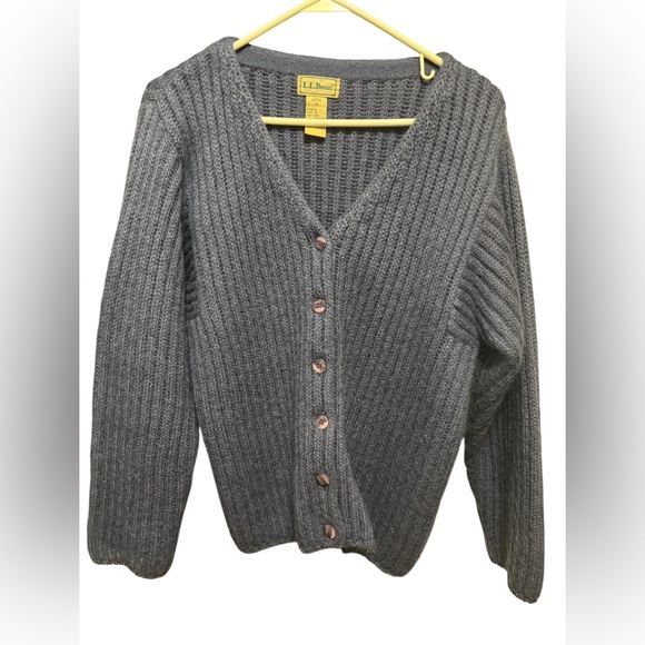 L.L. Bean Sweaters - L.L. Bean‎ Vintage blue chunky knit cardigan